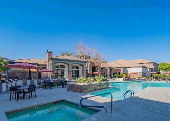 Lavish 3bd King Bed With Pool, Hot Tub, Gym, Parking Glendale