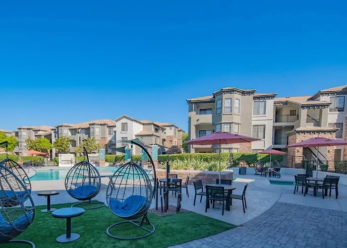 Apartment Lavish 3bd King Bed With Pool, Hot Tub, Gym, Parking Glendale