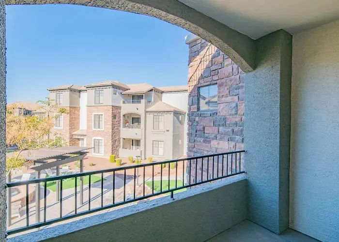 Apartment Lavish 3bd King Bed With Pool, Hot Tub, Gym, Parking