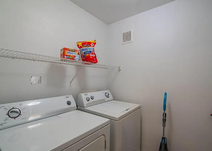 Apartment Lavish 3bd King Bed With Pool, Hot Tub, Gym, Parking *