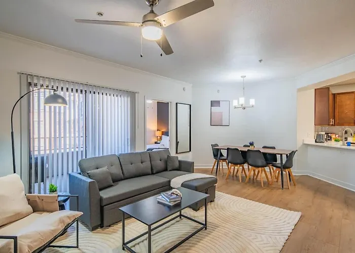 Lavish 3bd King Bed With Pool, Hot Tub, Gym, Parking
