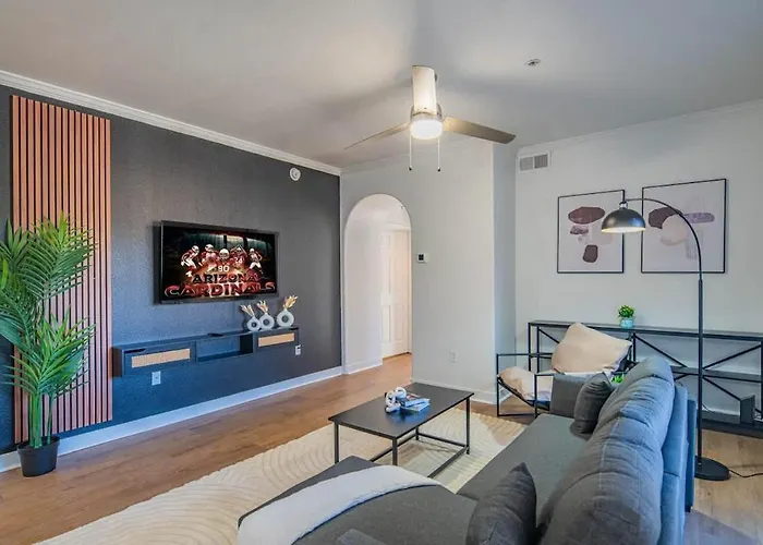 Lavish 3bd King Bed With Pool, Hot Tub, Gym, Parking Apartment