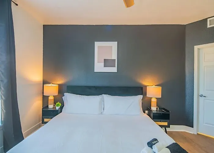 Lavish 3bd King Bed With Pool, Hot Tub, Gym, Parking Glendale