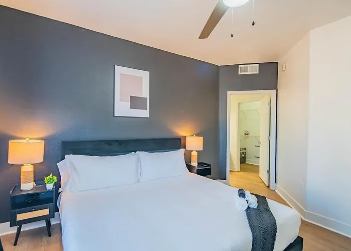 Lavish 3bd King Bed With Pool, Hot Tub, Gym, Parking *
