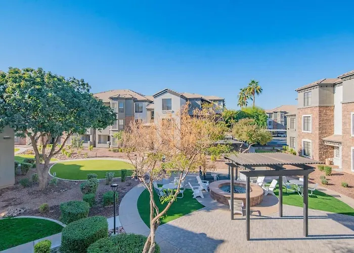 Lavish 3bd King Bed With Pool, Hot Tub, Gym, Parking * Glendale