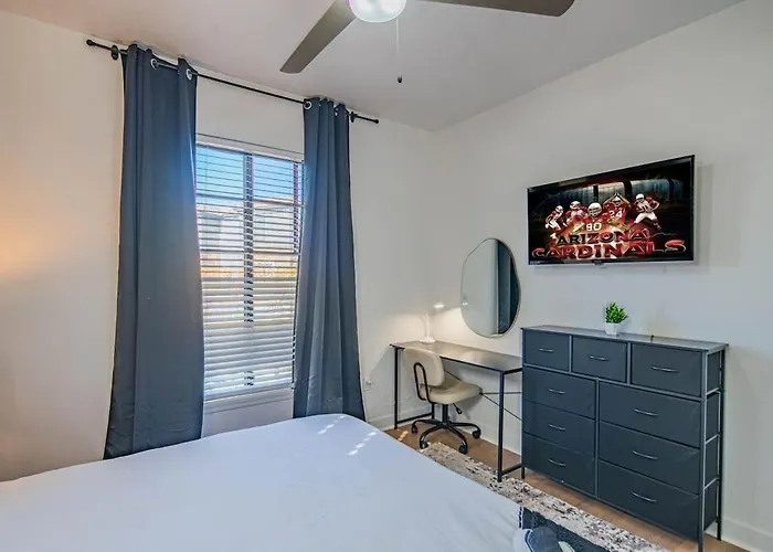 Lavish 3bd King Bed With Pool, Hot Tub, Gym, Parking * Glendale
